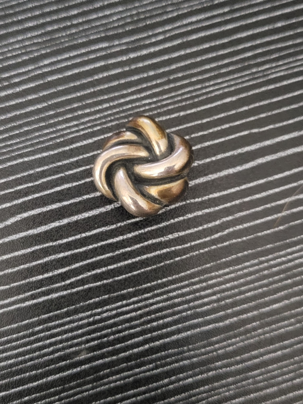 James Avery Retired Bold Lovers Knot Pendant